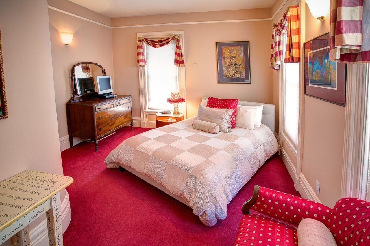מרינט M&M Victorian Bed And Breakfast מראה חיצוני תמונה